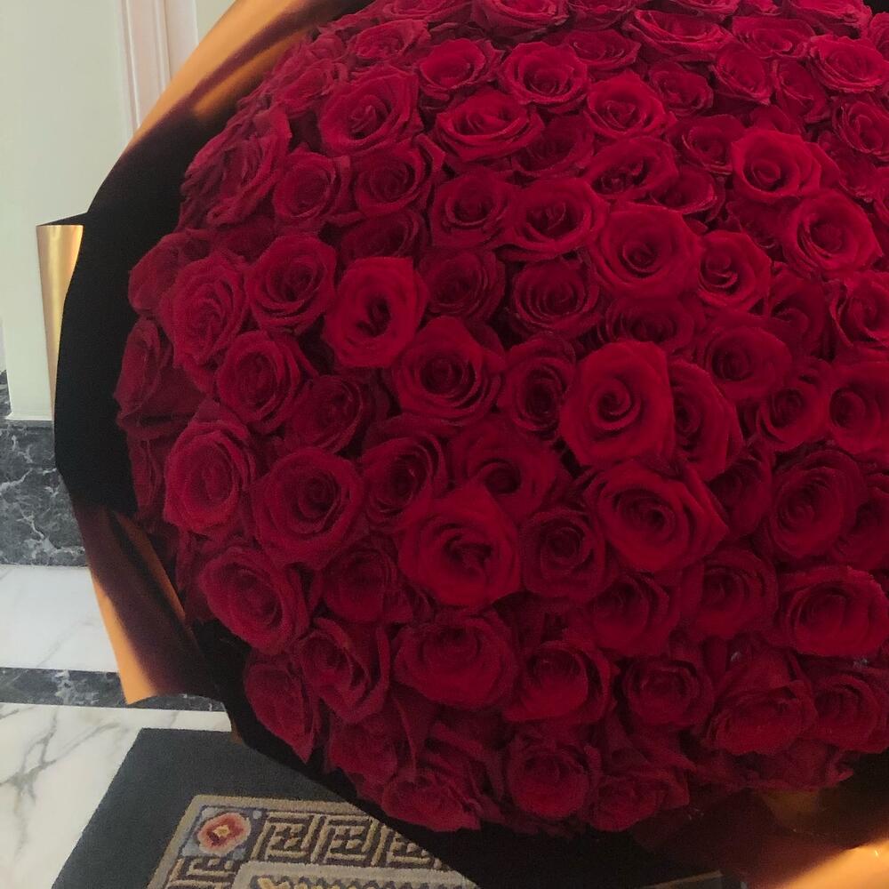 Миллионы,букет из роз