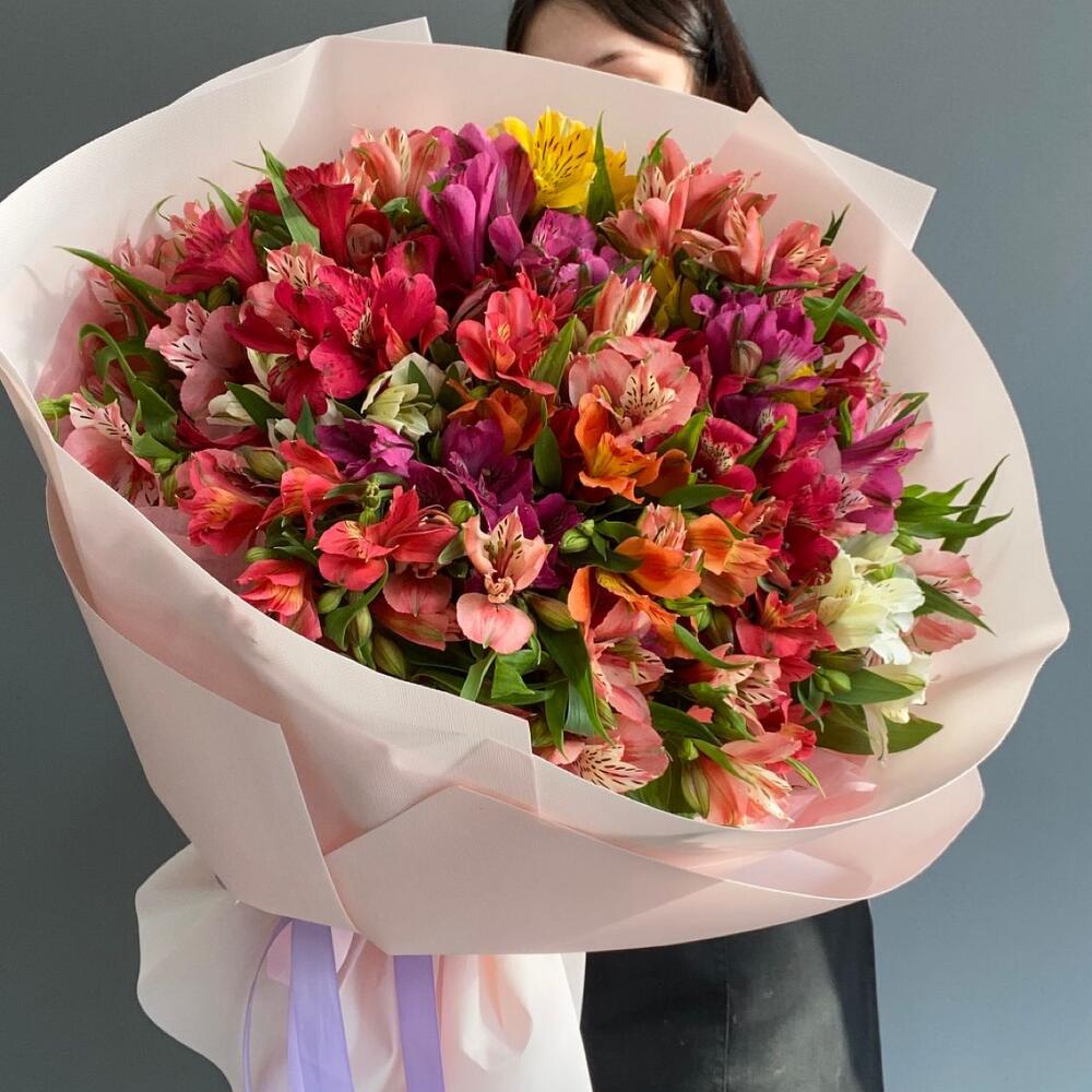 Букет альстромерии